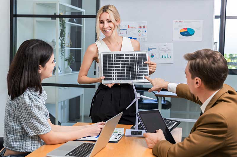 Photovoltaik Planung für Solarstrom aus PV-Anlagen in Eigenheimen und auf Bürodächern -Leistungen WWS Energy Solutions